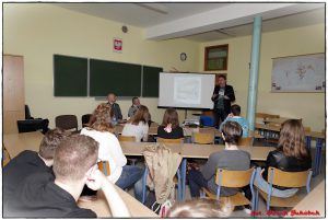 Lekcja w prywatnej szkole średniej w Łodzi